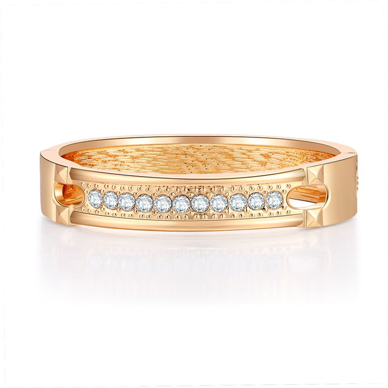 Bracelet Ouvert En Alliage De Ressort De Diamant Creux Brillant De Mode En Gros
