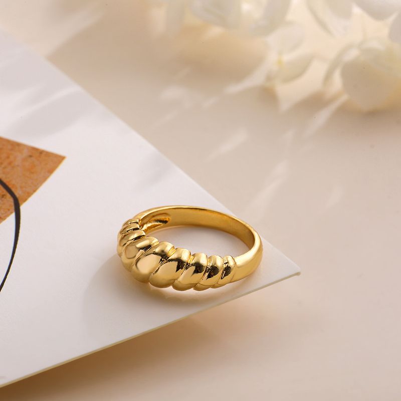 Fashion Croissant Pattern Alloy Open Ring
