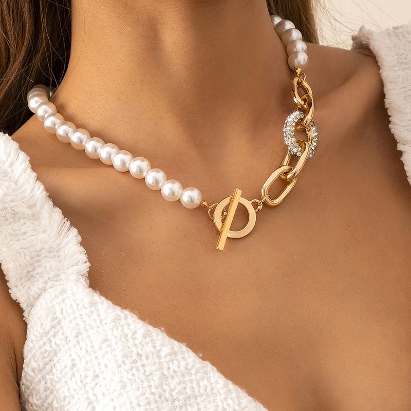 Elegant Oval Imitation Pearl Toggle Inlay Rhinestones Women's Necklace