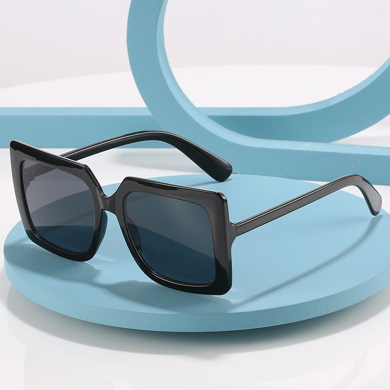 Neue Trendige Mode Sonnenbrille Im Einfachen Stil