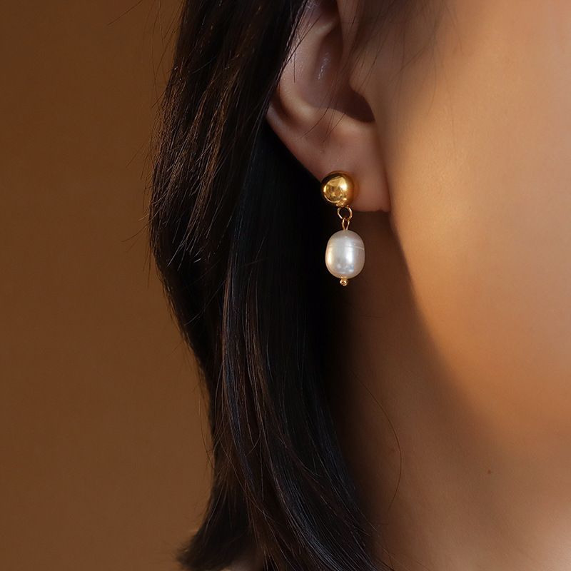 Fashion Freshwater Pearl Titanium Steel Earrings