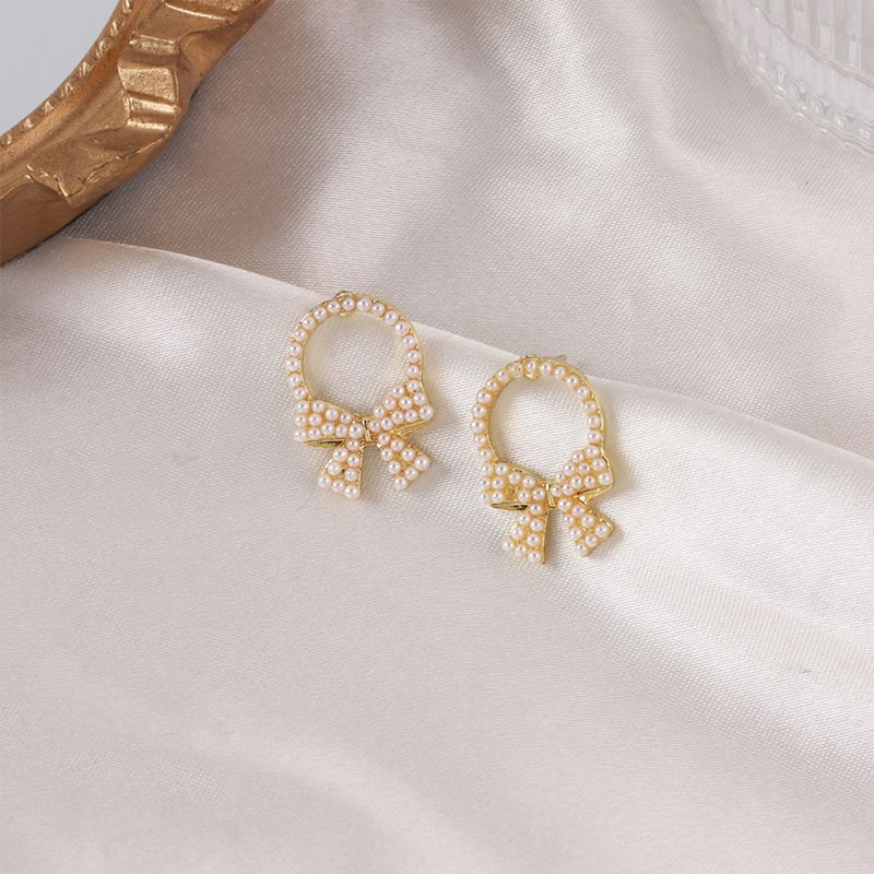 Simple Star Inlaid Pearl Alloy Earrings