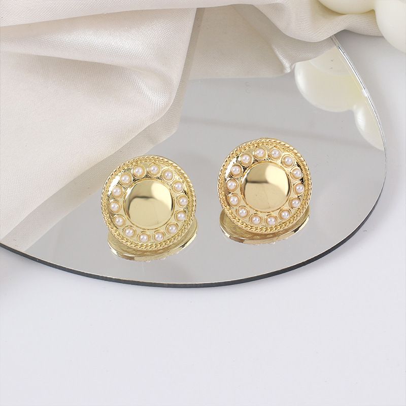 Mode Glänzende Geometrische Kreis Perle Legierung Ohrringe Großhandel