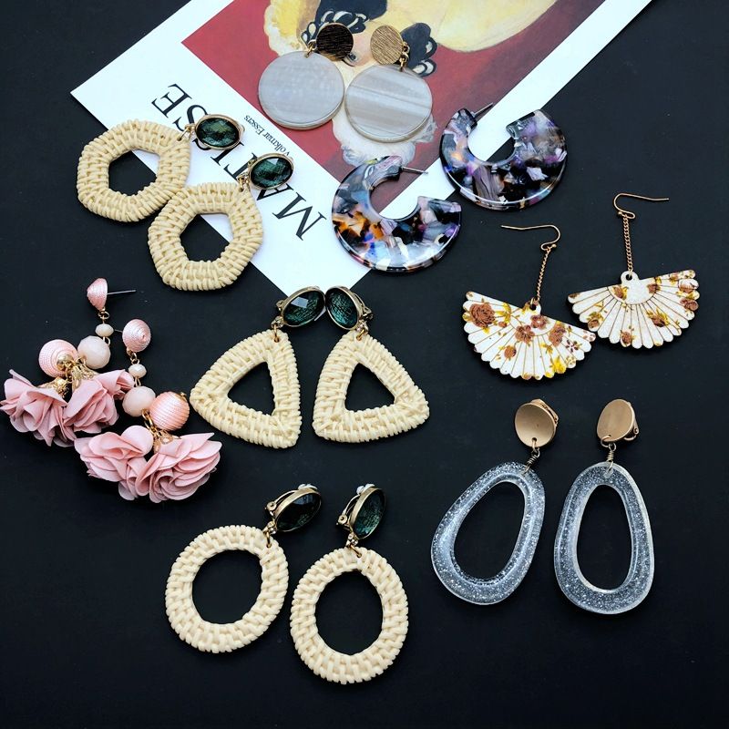 Fashion Geometric Resin Flower Earrings