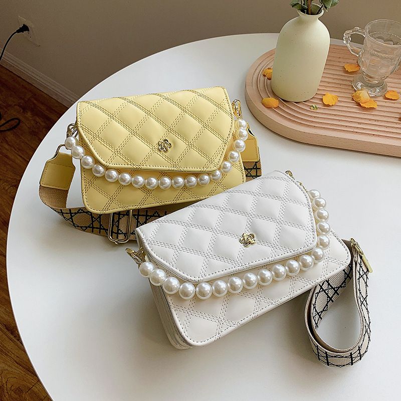 Fashion Pearl Chain Shoulder Messenger Portable Bag Wholesale