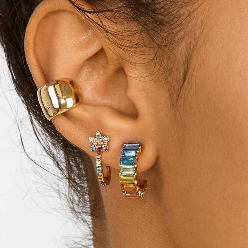 Einfache Legierung Farbe Diamant Ohrringe Großhandel