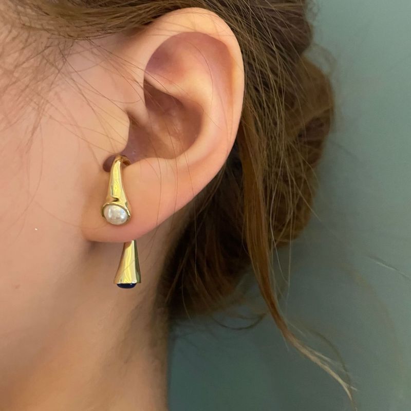 Retro Gold Plated Water Drop Pearl Light Bulb Shape Earrings