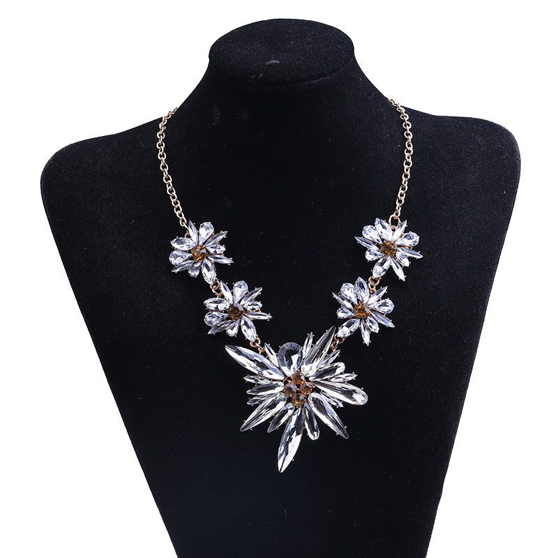 Fashion Alloy Inlaid Gemstone Flowers Long Tassel Necklace