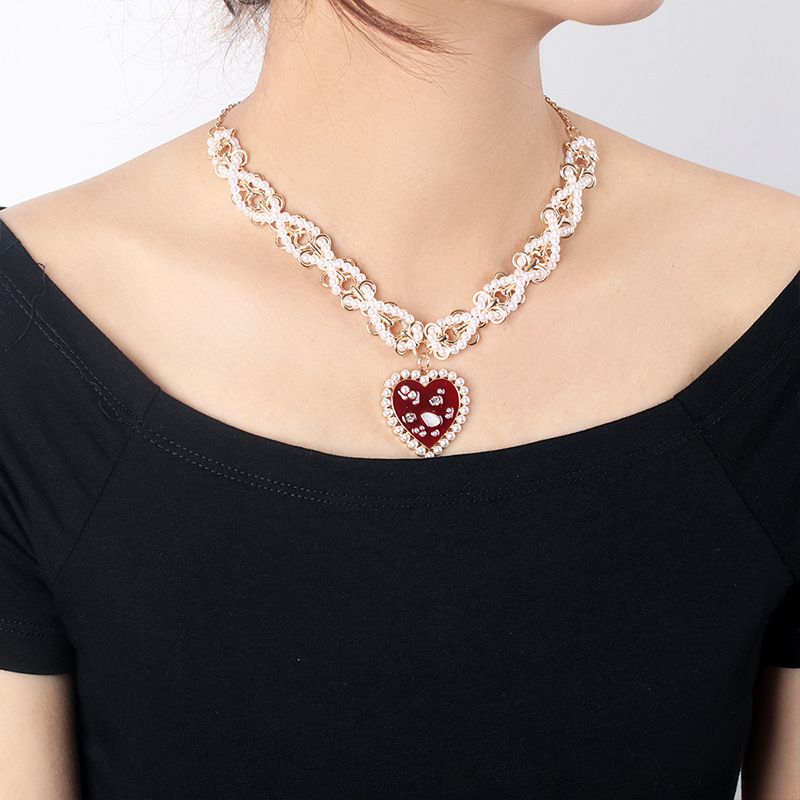 Fashion Heart Pendent Twisted Metal Pearl Chain Necklace