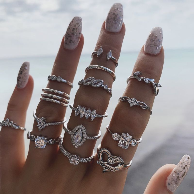 Fashion Hollow Diamond Heart Alloy Ring Set 15-piece