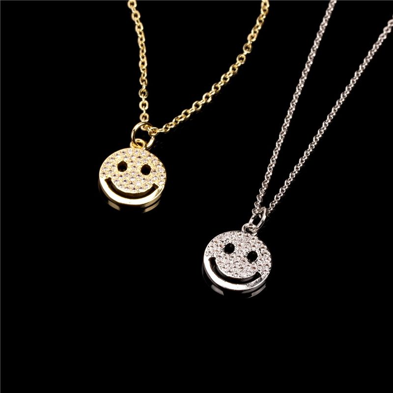 Wholesale Fashion Smiley Face Round Pendent Necklace
