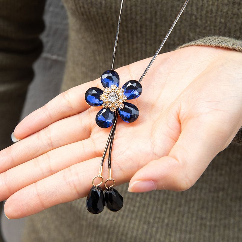 Mode Einfache Kristall Fünfblättrige Blume Anhänger Anhänger Halskette