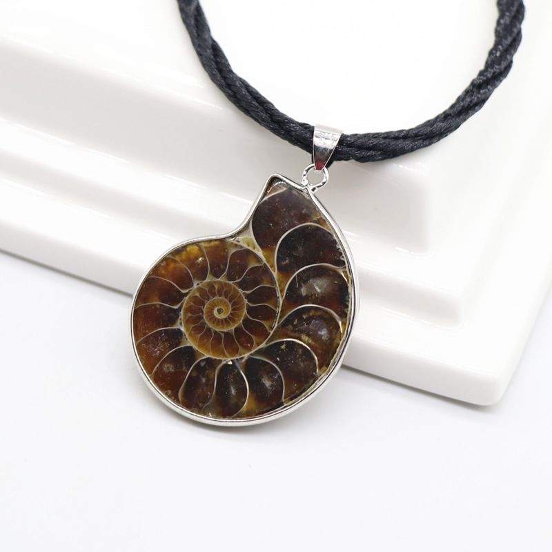 Retro Snail Fossil Pendant Necklace Wholesale