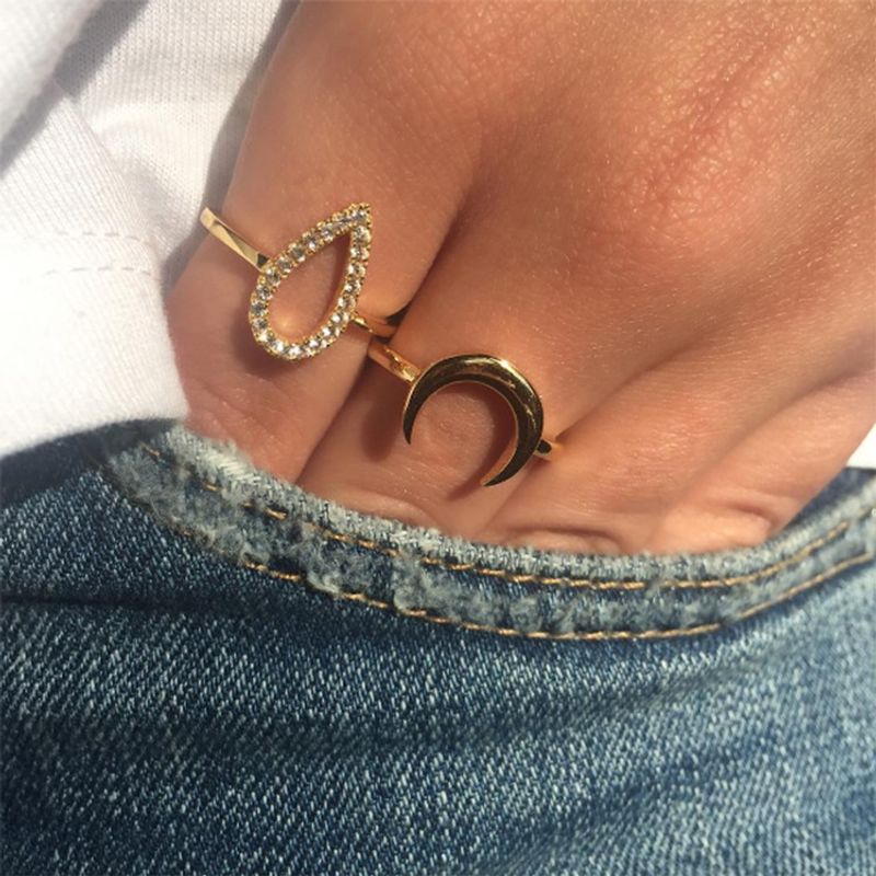 Wholesale Fashion Arc-shaped Horns Moon Ring