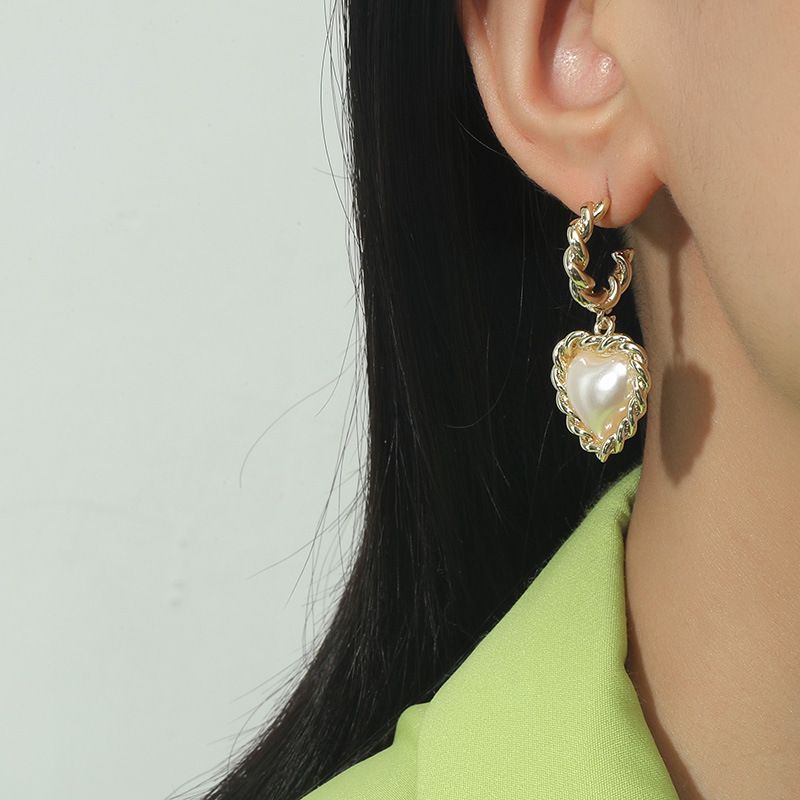 Boucles D&#39;oreilles En Alliage De Perles En Forme De Coeur Torsadées De Mode En Gros