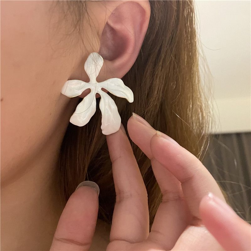 Trendy Clear Flower Dripping Alloy Earrings