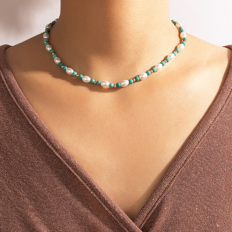 Simple Contrast Color Pearl Necklace Wholesale