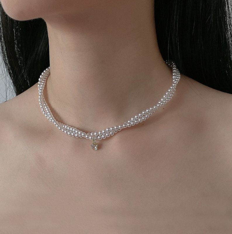 Simple Winding Pearl Crystal Short Necklace