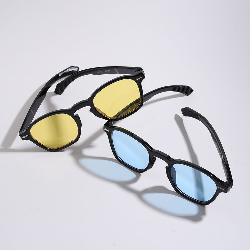 Fashion Retro Round Frame Rivet Sunglasses