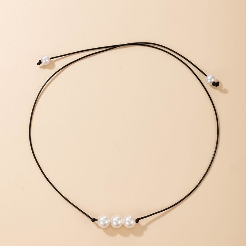 Simple Three Pearl String Necklace