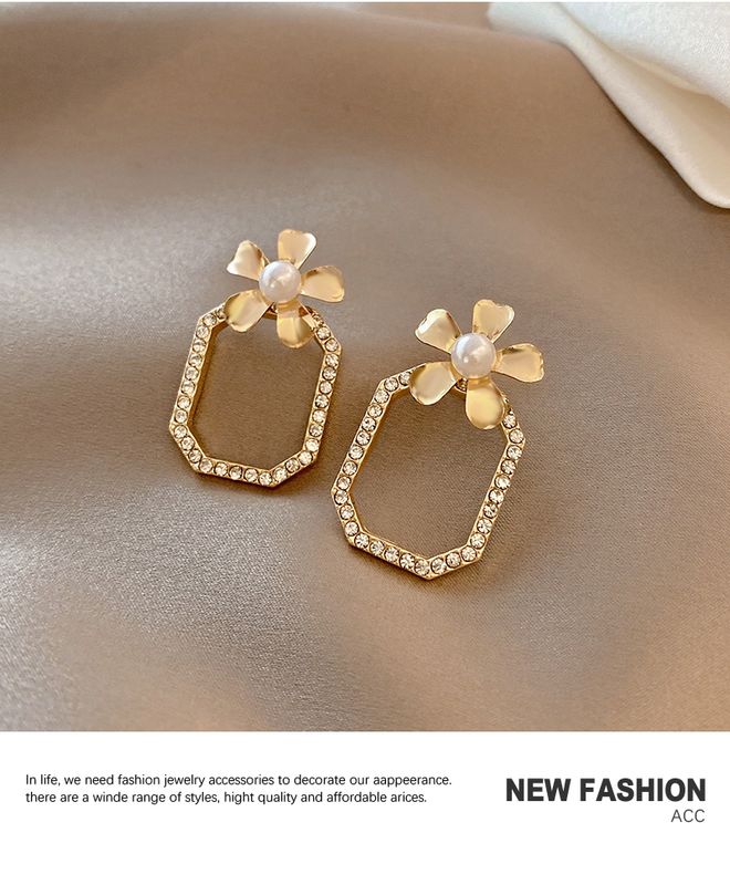 Nihaojewelry Jewelry Wholesale Flower Square Zircon Stud Earrings