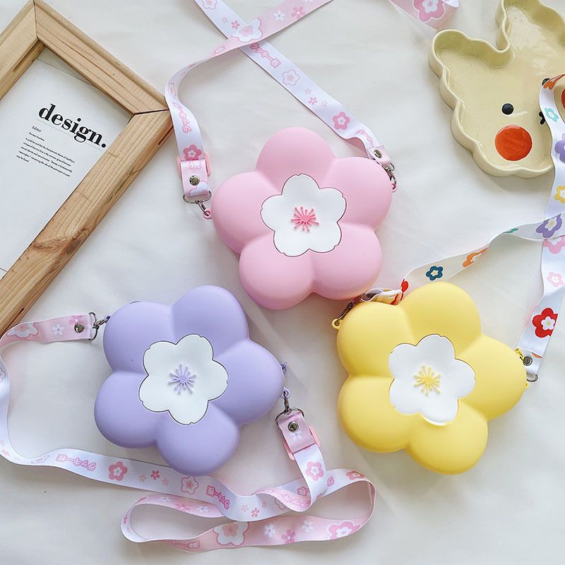 Nihaojewelry Simple Flower Shape Messenger Silicone Bag Wholesale