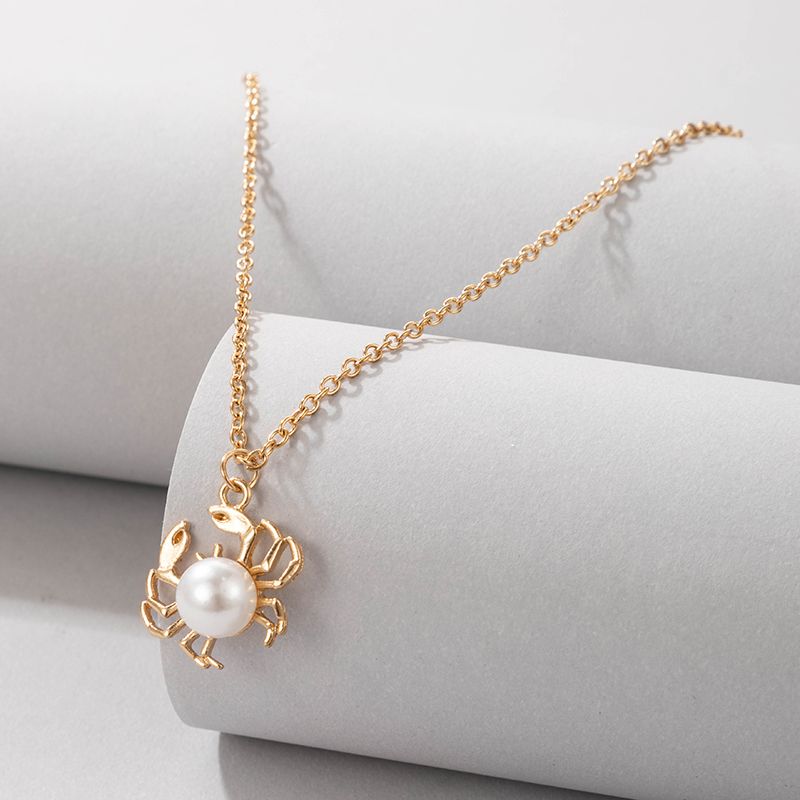 Nihaojewelry Jewelry Wholesale Cute Pearl Crab Pendant Necklace