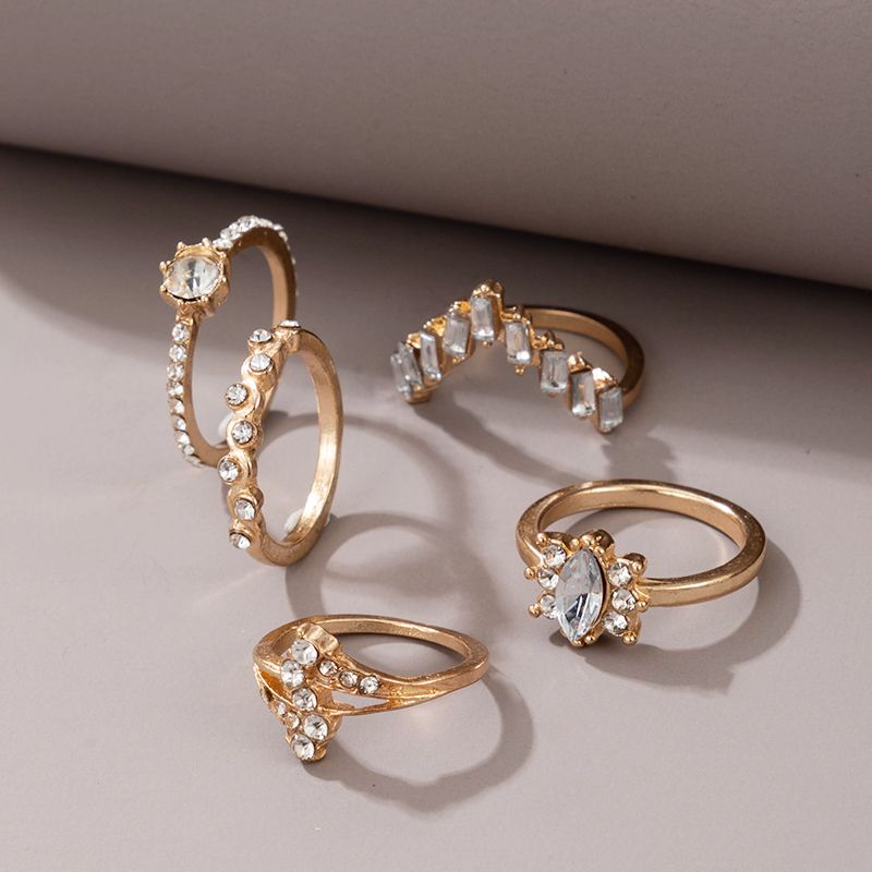 Großhandel Mode Gold Diamant Unregelmäßiger Ring 5-teiliges Set