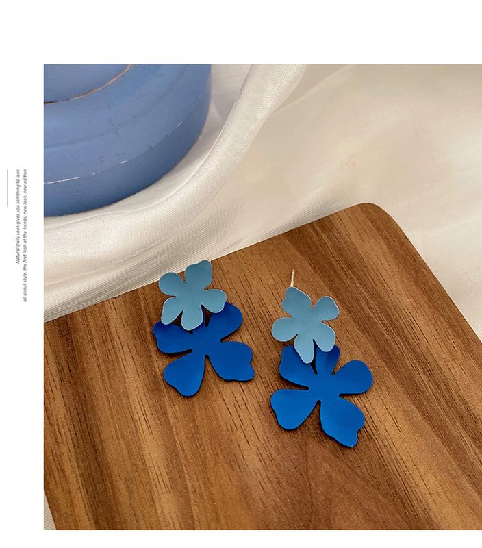 Nihaojewelry Jewelry Wholesale Retro Contrast Blue Flower Long Earrings