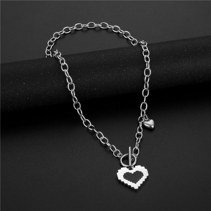Wholesale Jewelry Fashion Black Dripping Oil Heart-shaped Pendant Stainless Steel Necklace Nihaojewelry