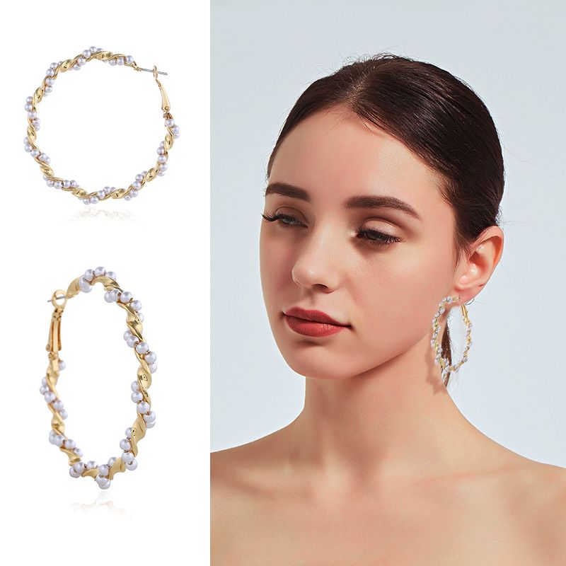 Nihaojewelry Wholesale Jewelry Retro Golden Geometric Round Big Pearl Earrings