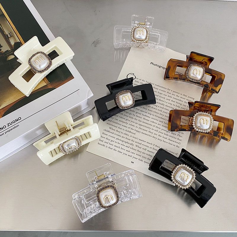 Nihaojewelry Korean Style Pearl Resin Letter Rhinestone Catch Clip Wholesale Jewelry