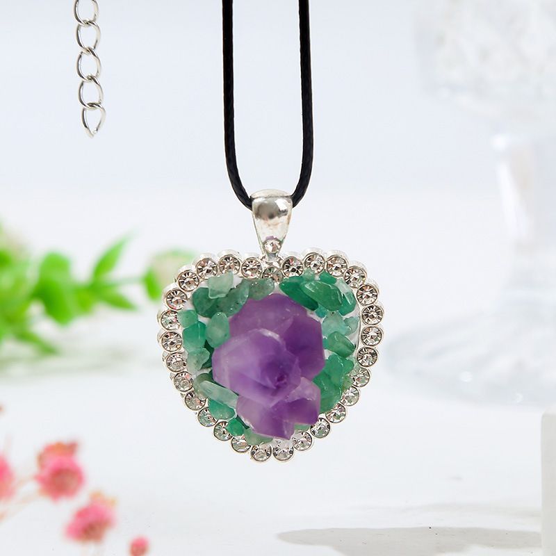 Wholesale Jewelry Geometric Heart-shaped Natural Crystal Pendant Necklace Nihaojewelry