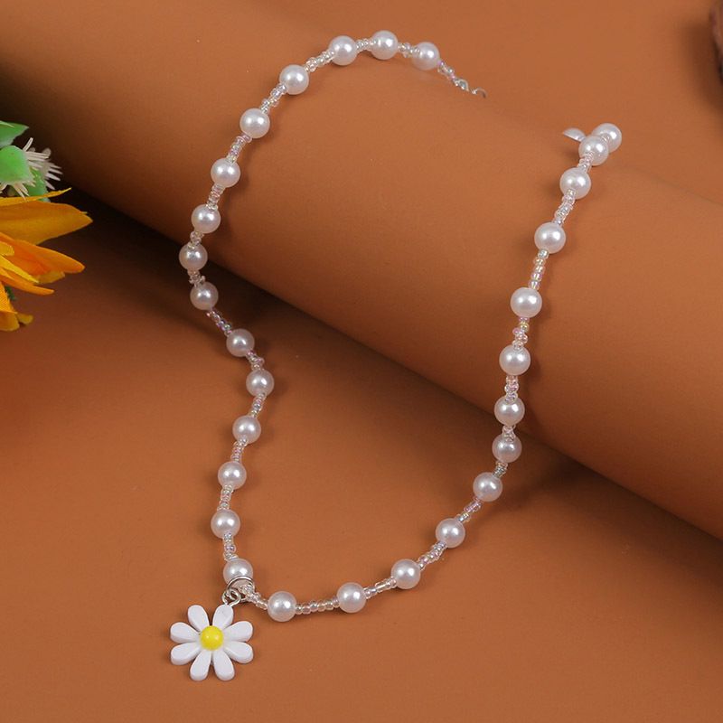 Wholesale Jewelry Handmade Pearl Flower Pendant Necklace Nihaojewelry