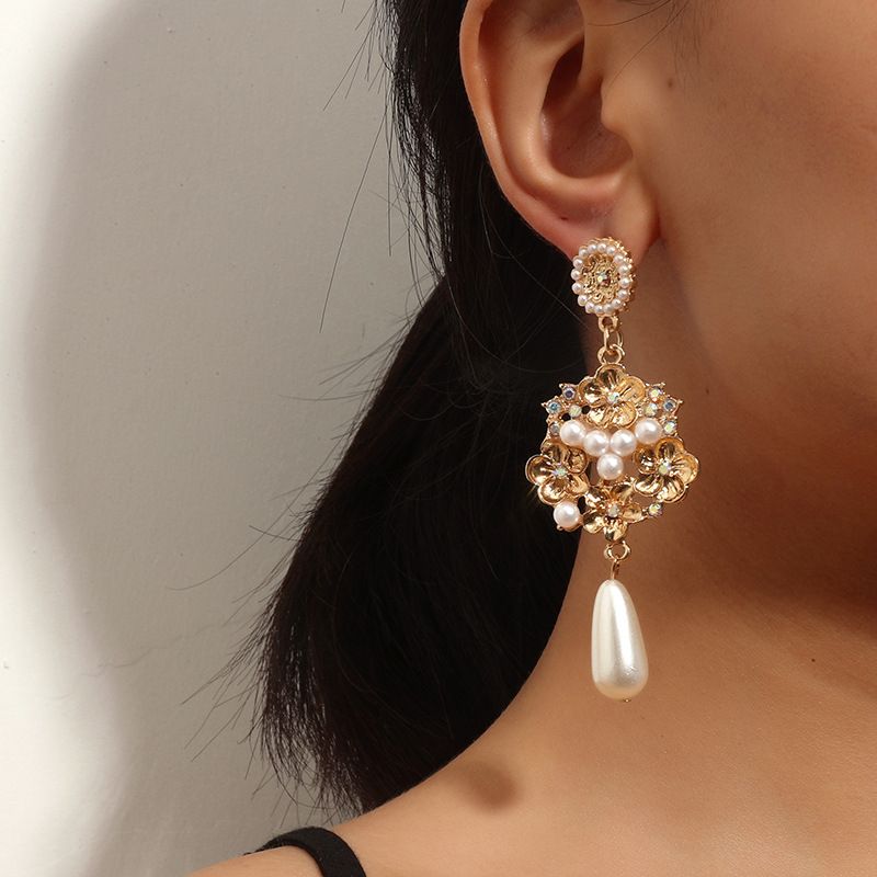 Vente En Gros Bijoux Baroque Perle Fleur Longues Boucles D&#39;oreilles Gland Nihaojewelry