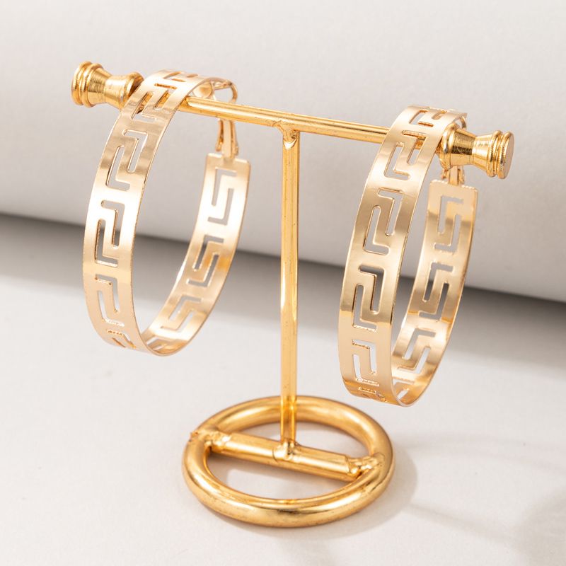 Nihaojewelry Bijoux En Gros Nouvelles Boucles D&#39;oreilles Simples En Métal À Motif Creux Circulaire