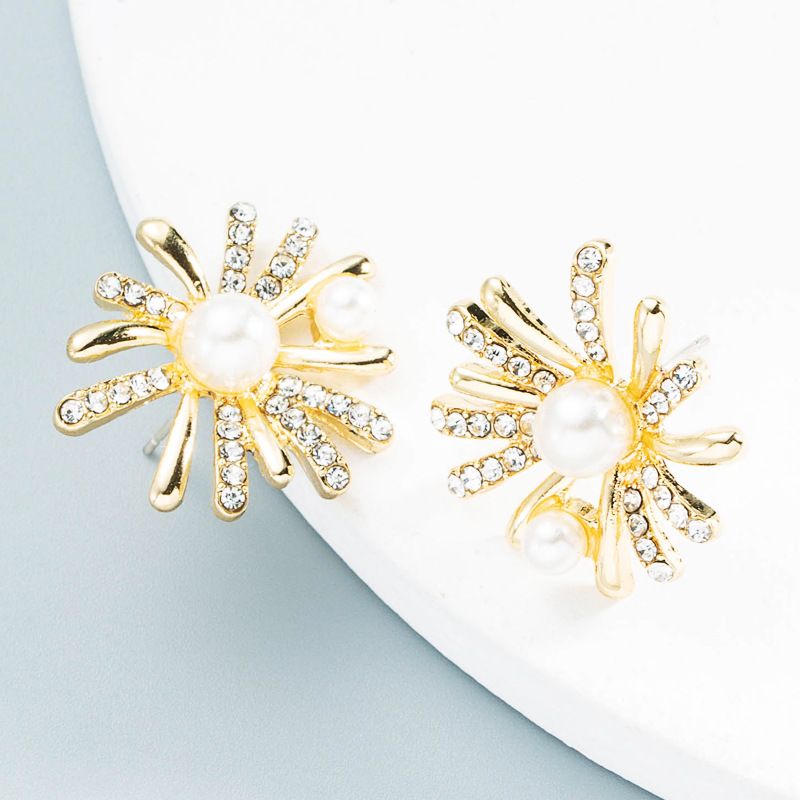 Wholesale Jewelry Alloy Flower Inlaid Pearl Earrings Nihaojewelry