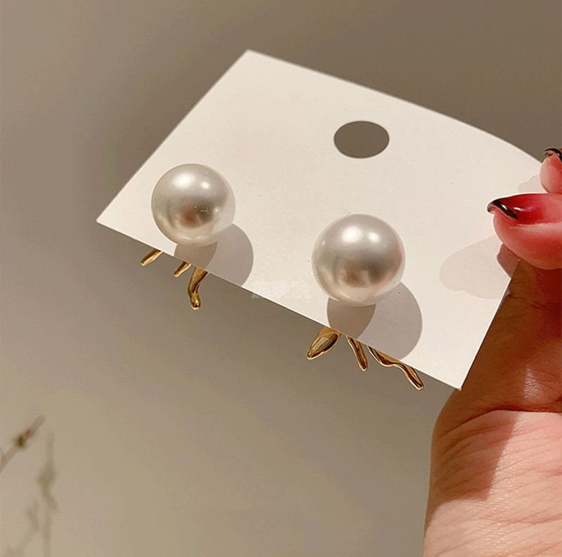 Wholesale Jewelry Glossy Flower Pearl Stud Earrings Nihaojewelry