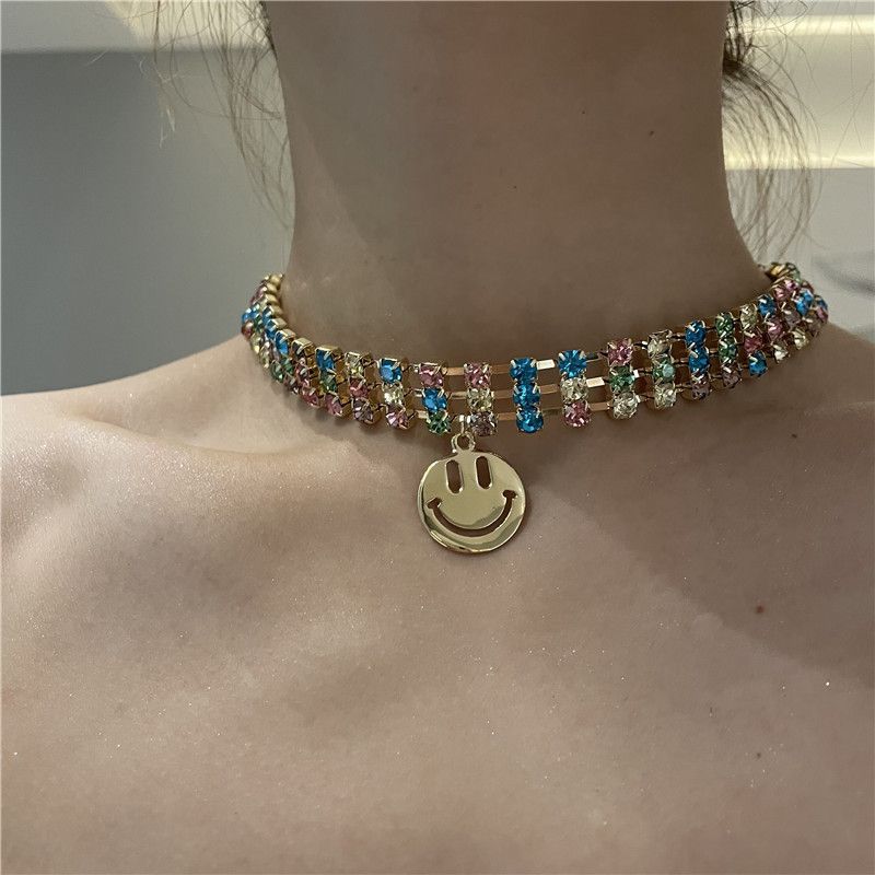 Farbe Dreireihiger Diamant Goldener Smiley-anhänger Halsband Großhandel Schmuck Nihao Schmuck