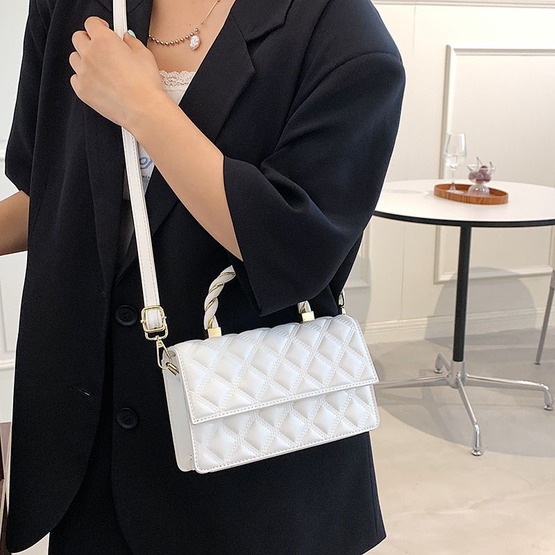 2021 New Textured Western Style Women's Bag Fashionable Rhombus Chain Bag Simple Embroidered Line Shoulder Bag Bag Crossbody Small Square Bag