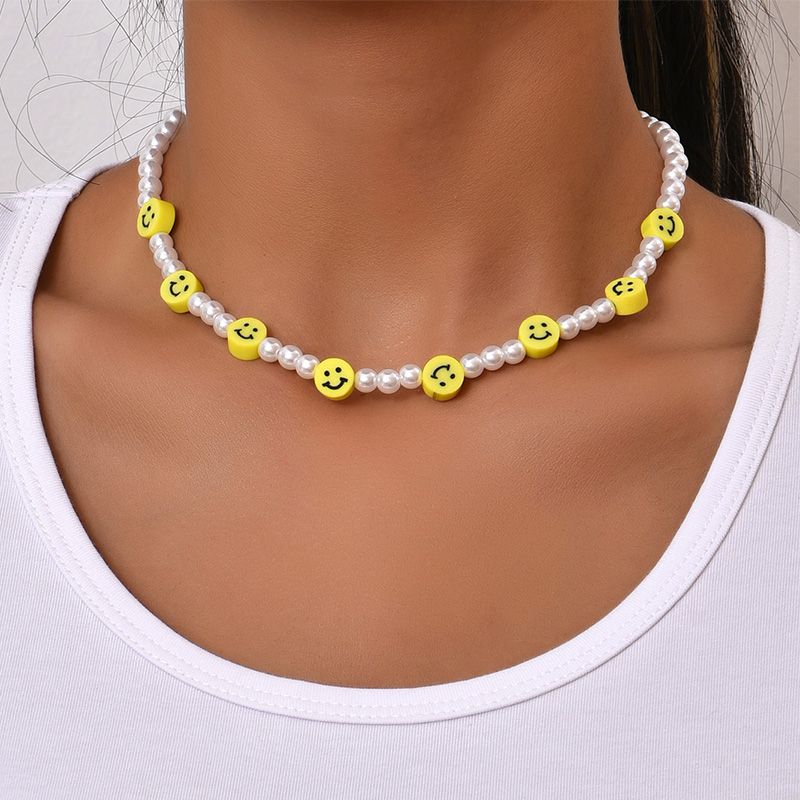 Großhandel Koreanische Retro Smiley Perlenkette Nihaojewelry