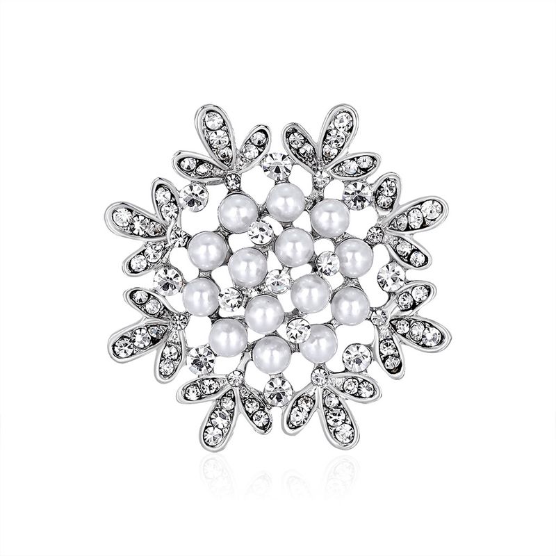 Wholesale Korean Style Pearl Flower Alloy White Rhinestone Brooch Nihaojewelry