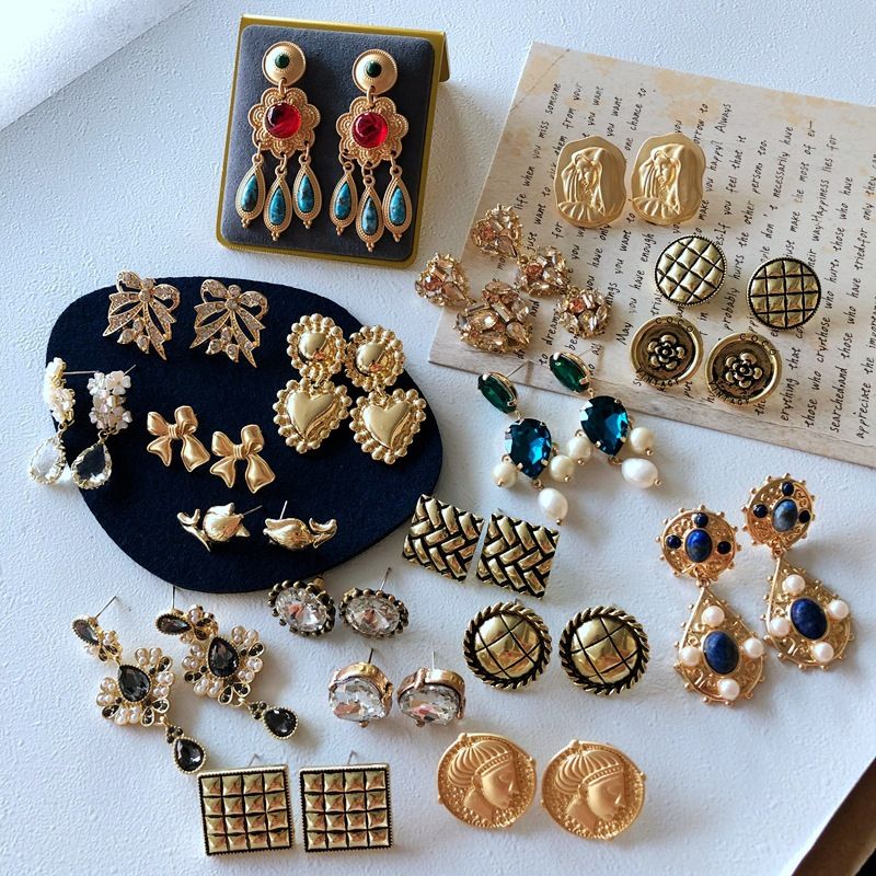 Vente En Gros Bijoux Vintage Ancien Motif Sculpté Pierres Précieuses Boucles D&#39;oreilles En Perles Nihaojewelry