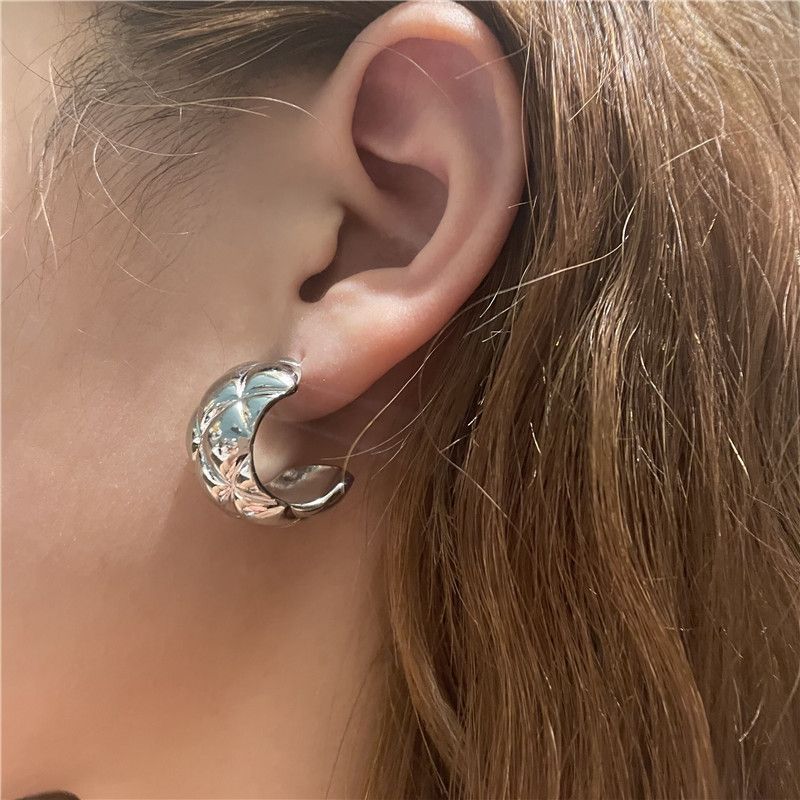 Nihaojewelry Jewelry Wholesale Simple Diamond Pattern C-shaped Geometric Earrings