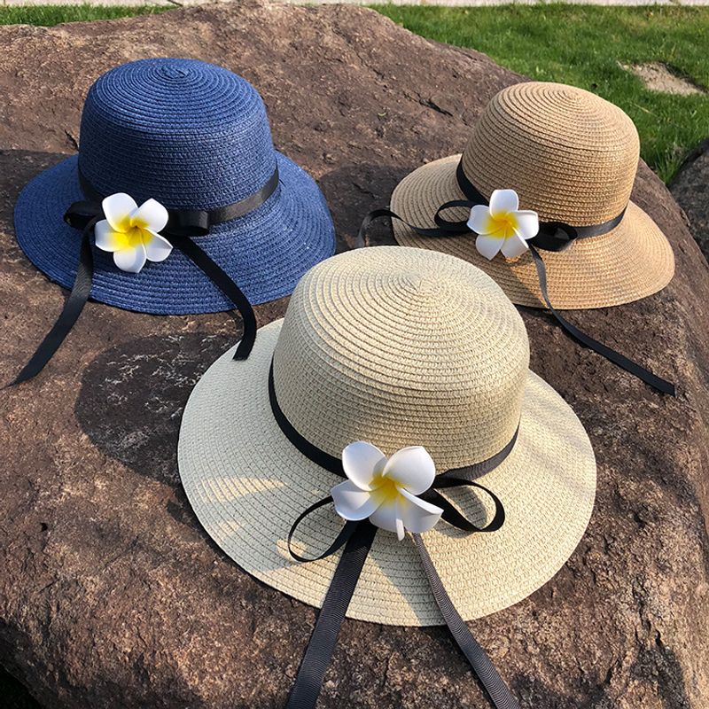 قبعات القش الجديدة للسيدات في الصيف