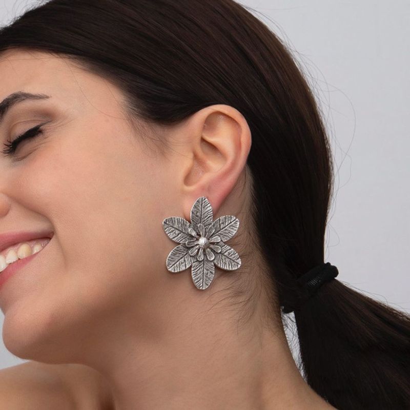 Nihaojewelry Gros Bijoux Ethniques Argent Feuille De Fleur Grandes Boucles D&#39;oreilles