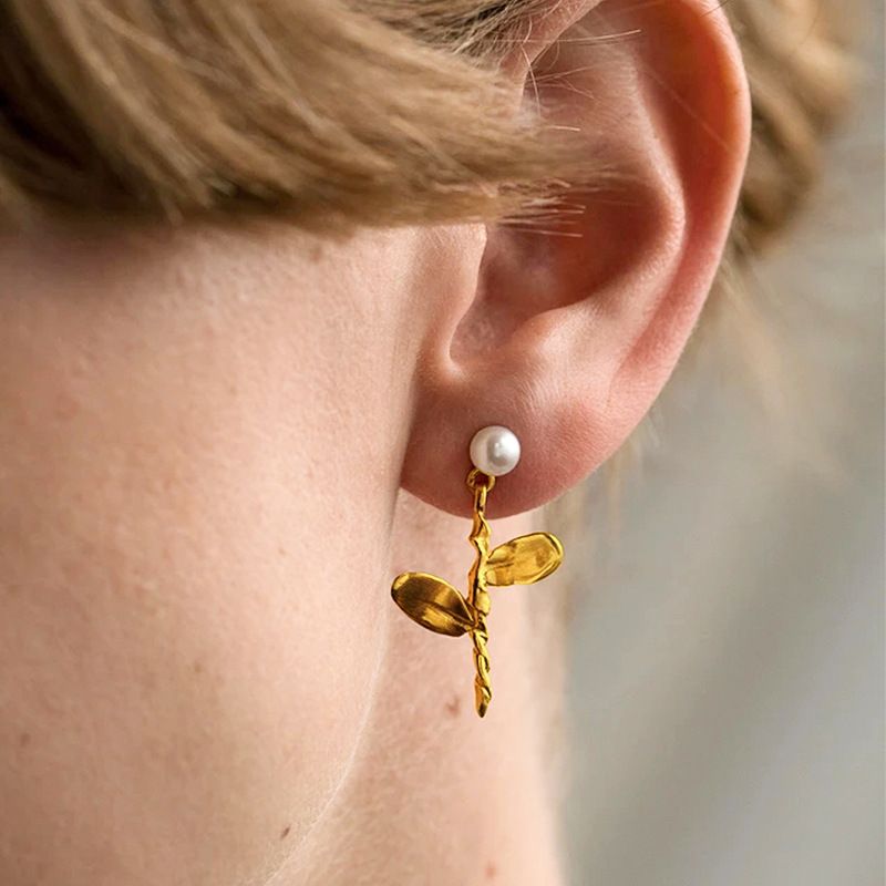 Nihaojewelry Wholesale Jewelry Simple Pearl Flower Copper Stud Earrings