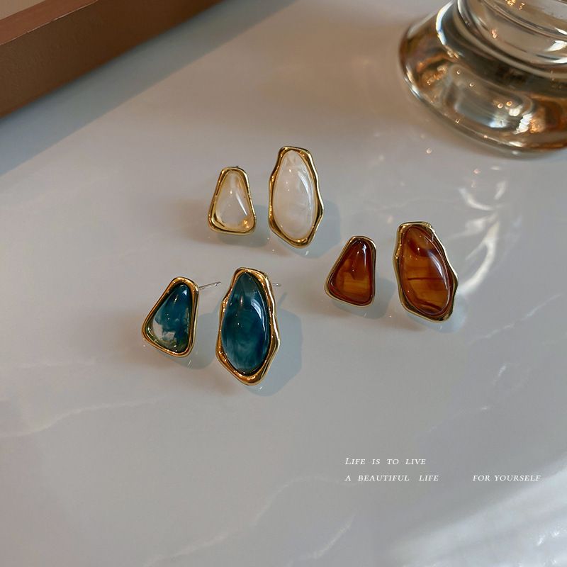 Wholesale Fashion Asymmetrical Geometric Resin Stud Earrings Nihaojewelry