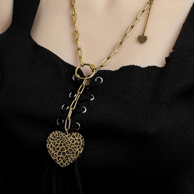 Wholesale Jewelry Heart Leopard Print Pendant Stainless Steel Necklace Nihaojewelry