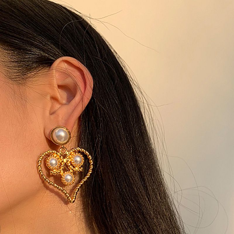 Baroque Retro Hollow Pearl Twist Heart Earrings Wholesale Nihaojewelry